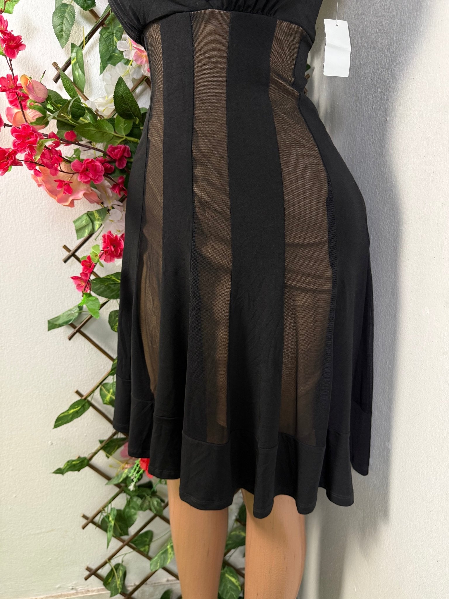 Robe évasée voilée sans manche - Perluna Store - kinshasa