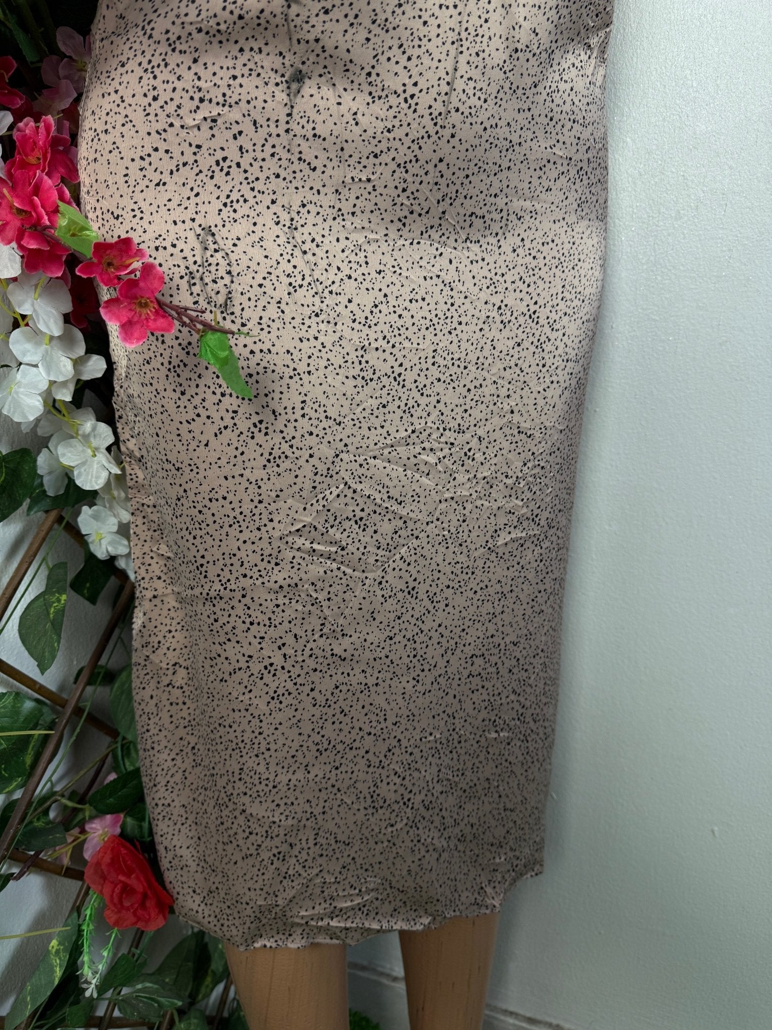 Robe fluide à fine bretelles  - Perluna Store - kinshasa