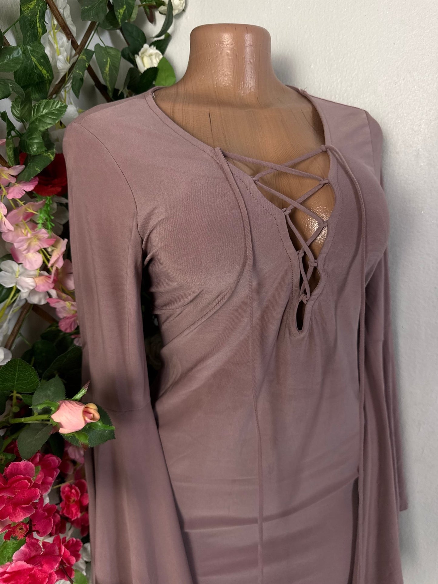 Robe long manche volant à lacet - Perluna Store - kinshasa