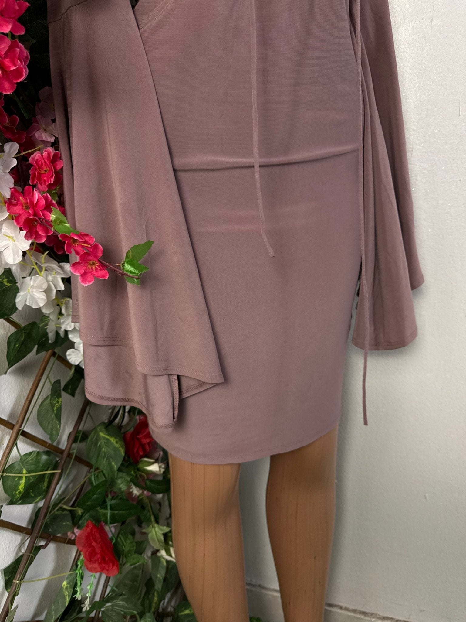 Robe long manche volant à lacet - Perluna Store - kinshasa