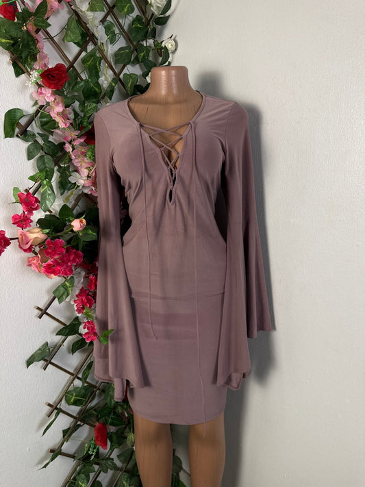 Robe long manche volant à lacet - Perluna Store - kinshasa