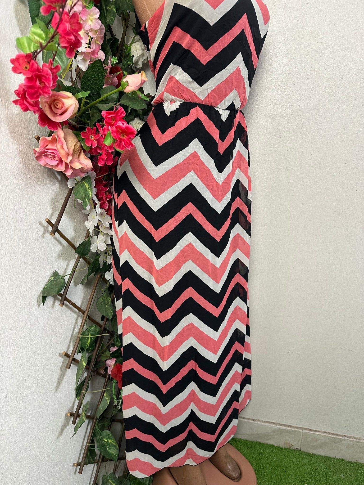 Robe longue à bretelle géométrique  -  M 10 - Perluna Store - kinshasa