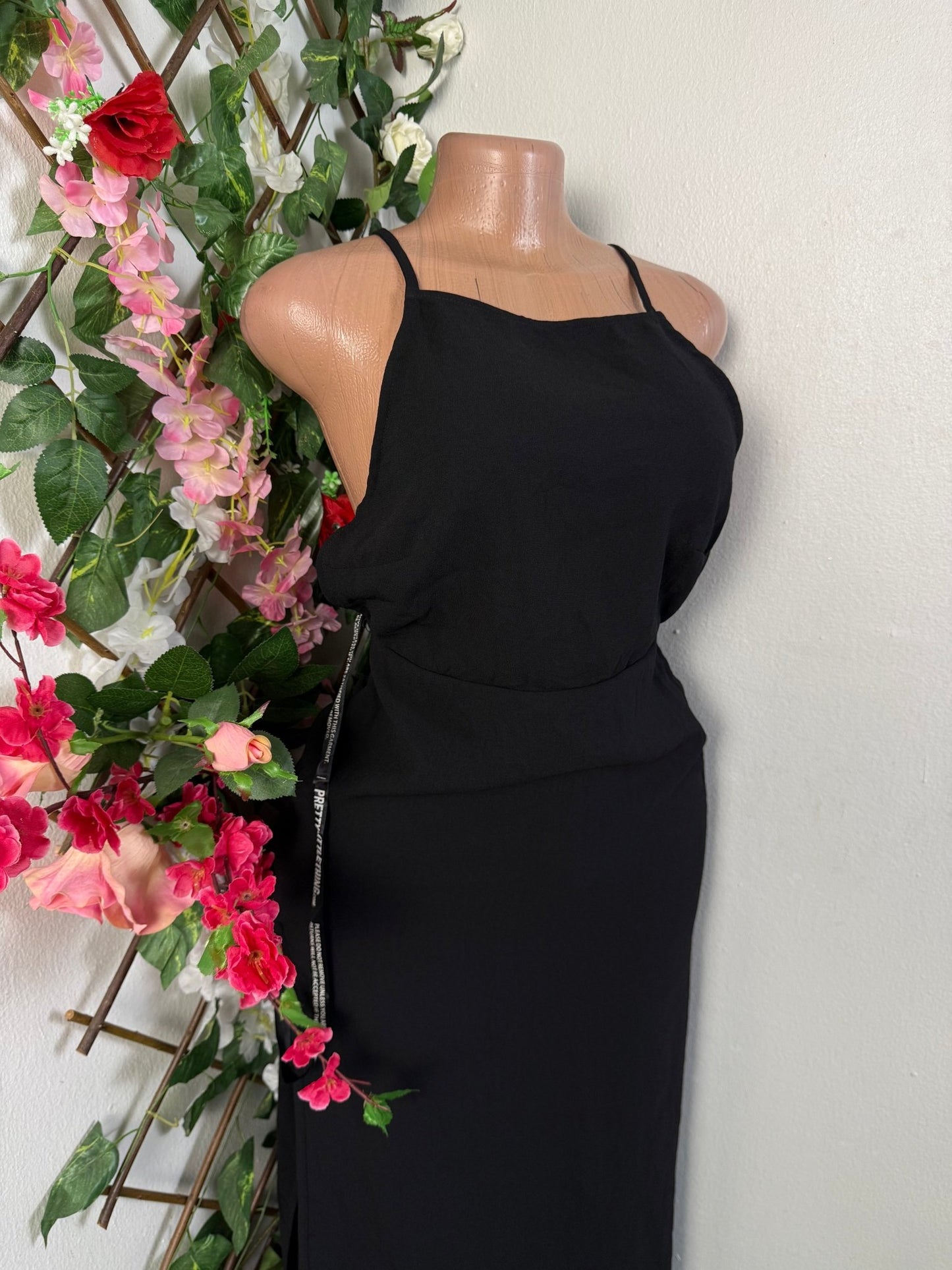 Robe longue a fine bretelle dos croisée - Perluna Store - kinshasa