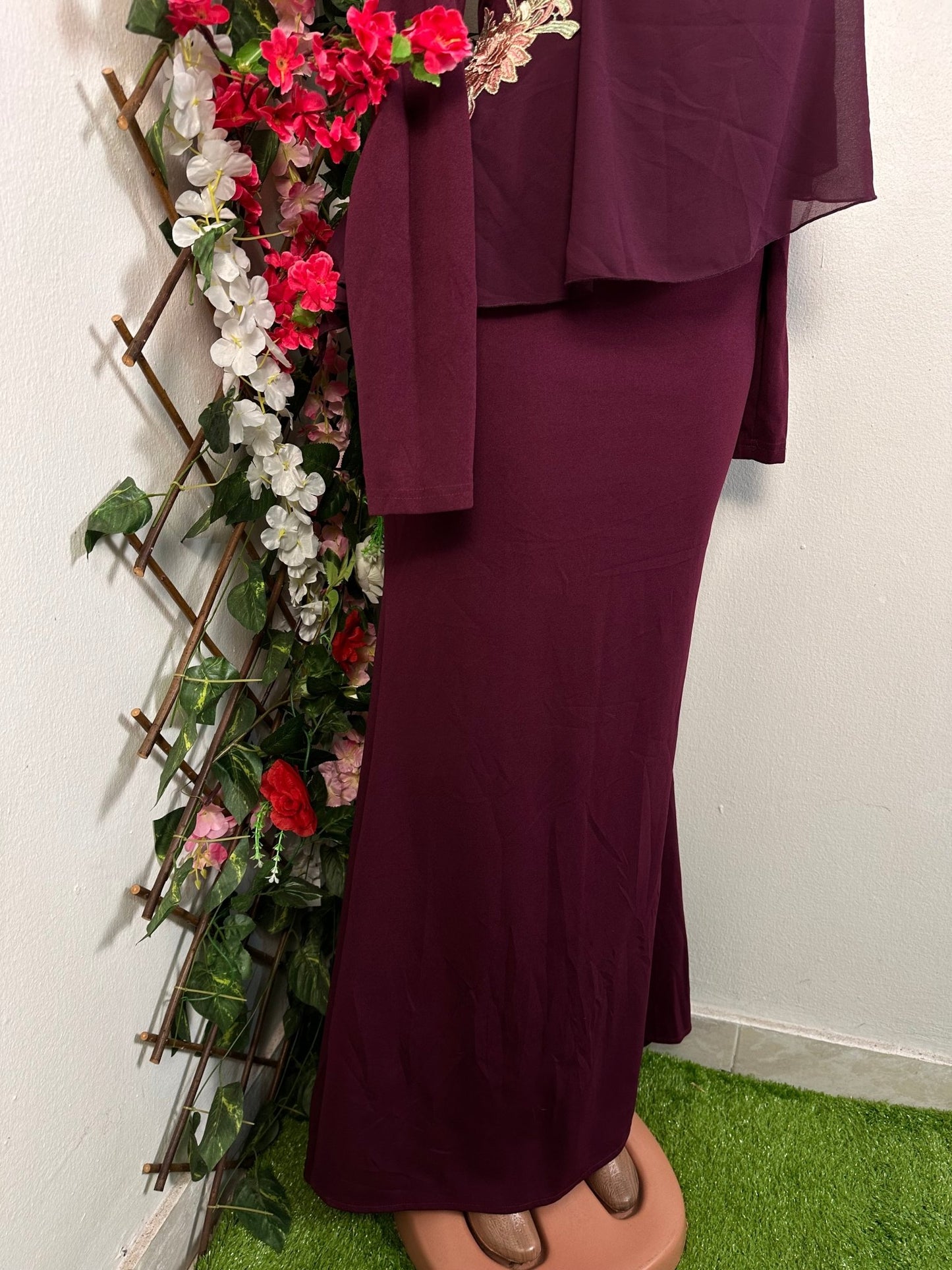 Robe longue avec broderie à fleure et manche longue - Perluna Store - kinshasa