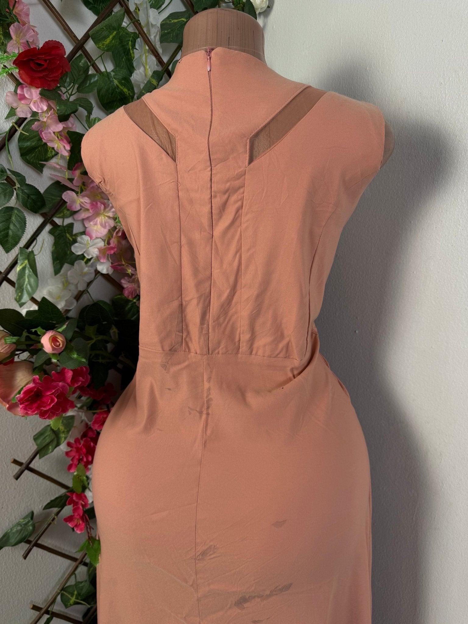 Robe longue cintre sans manche  - Perluna Store - kinshasa