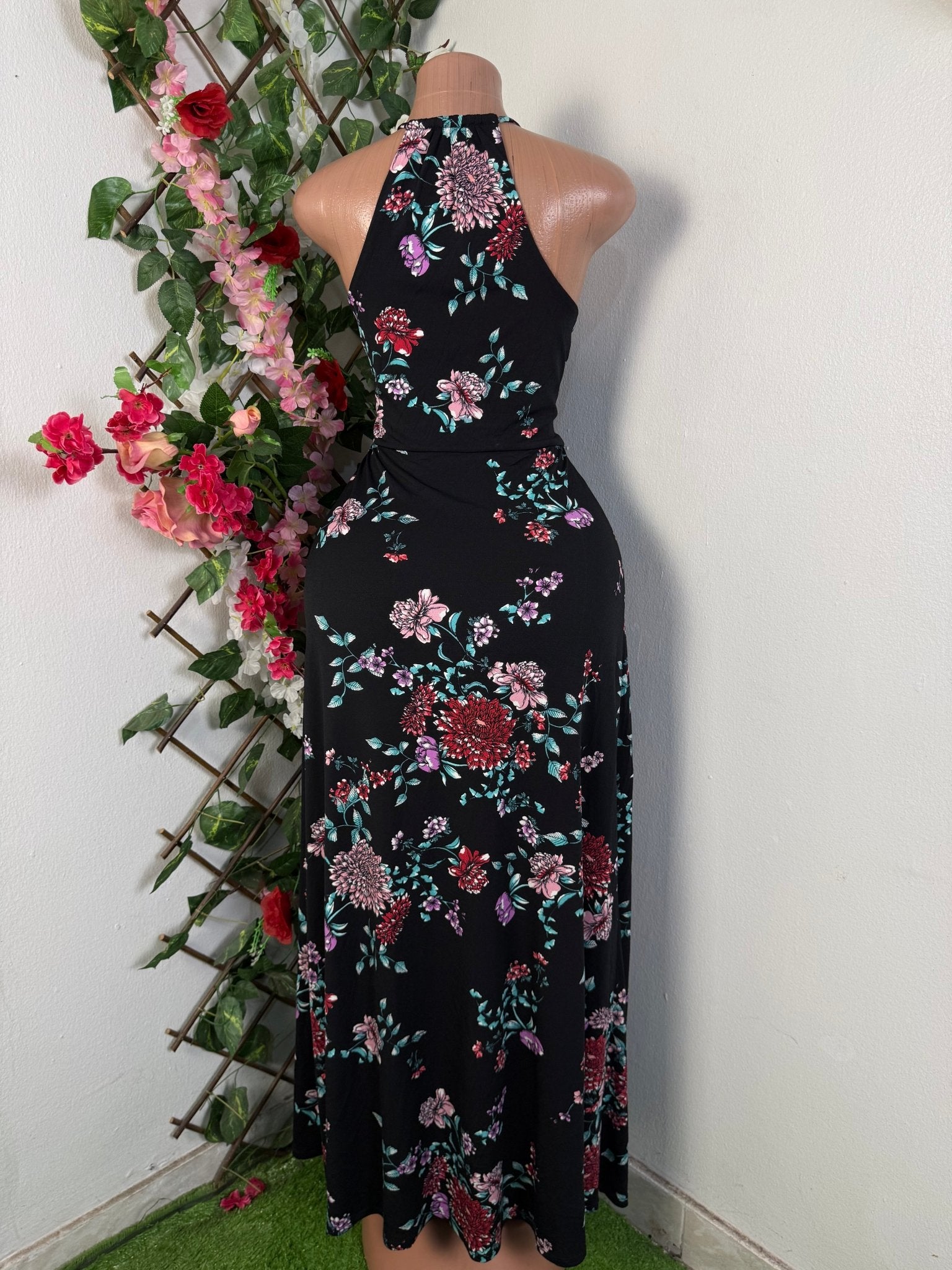 Robe longue évasée sans manche - Perluna Store - kinshasa
