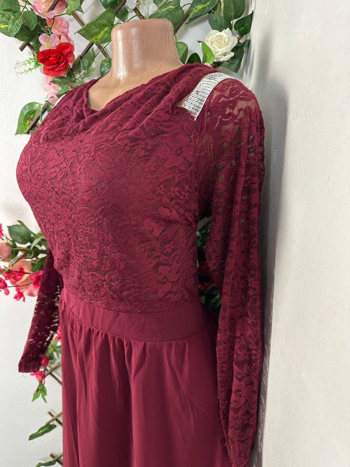 Robe longue top en dentelle long manche  - Perluna Store - kinshasa