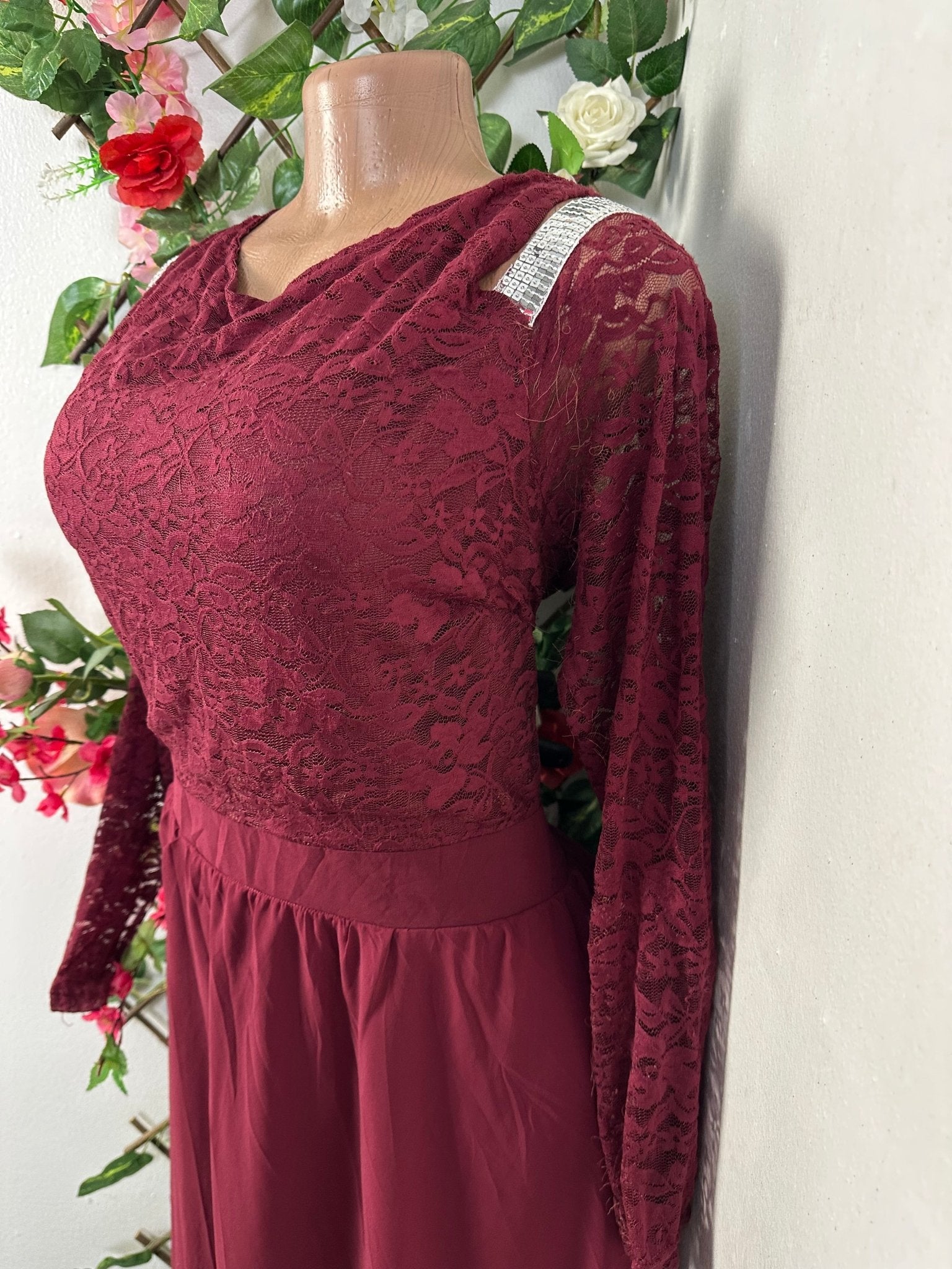 Robe longue top en dentelle long manche  - Perluna Store - kinshasa