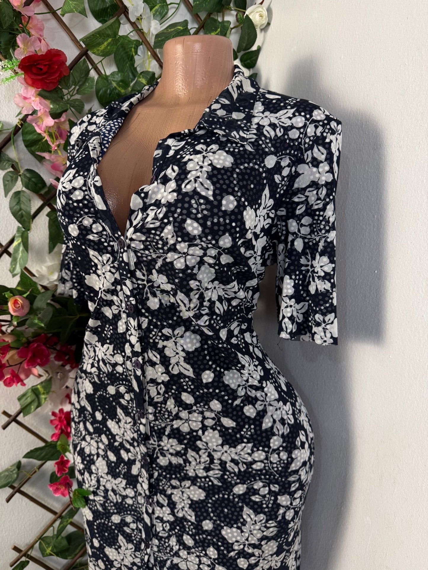 Robe mi longue à bouton courte manche - Perluna Store - kinshasa