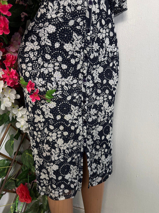 Robe mi longue à bouton courte manche - Perluna Store - kinshasa