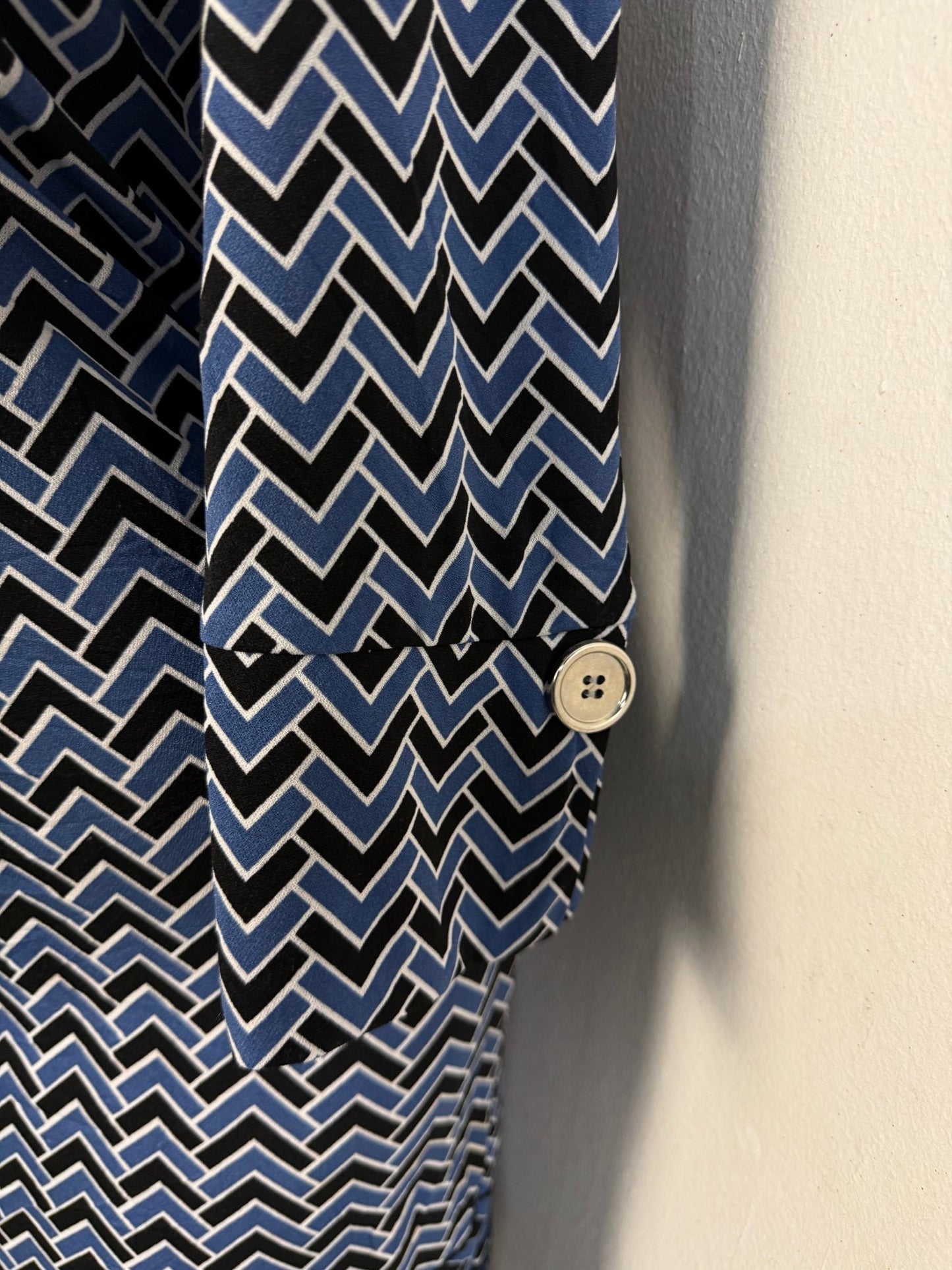 Robe mi longue à colle chemise - Perluna Store - kinshasa