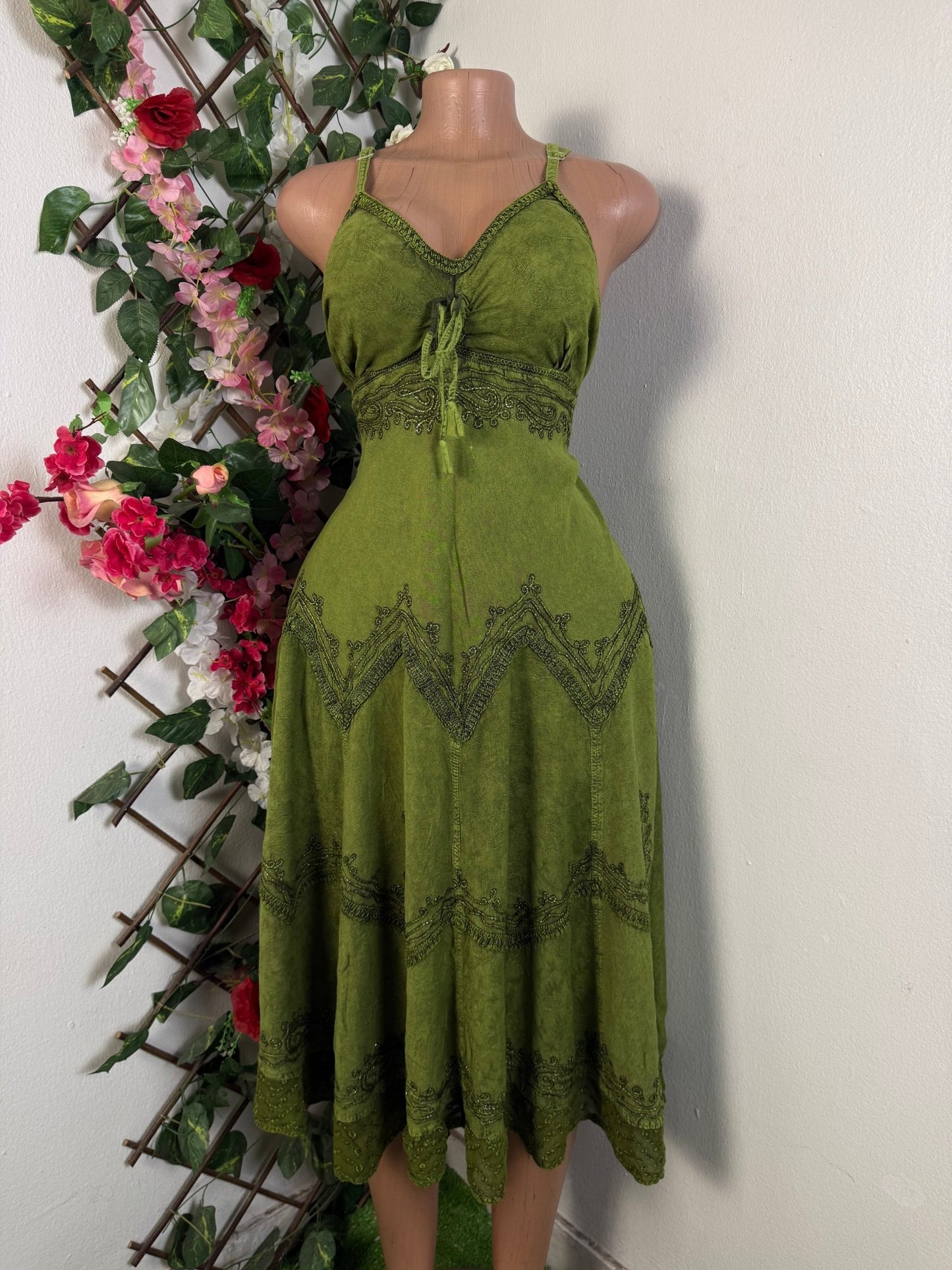 Robe mi longue à fine bretelle - Perluna Store - kinshasa