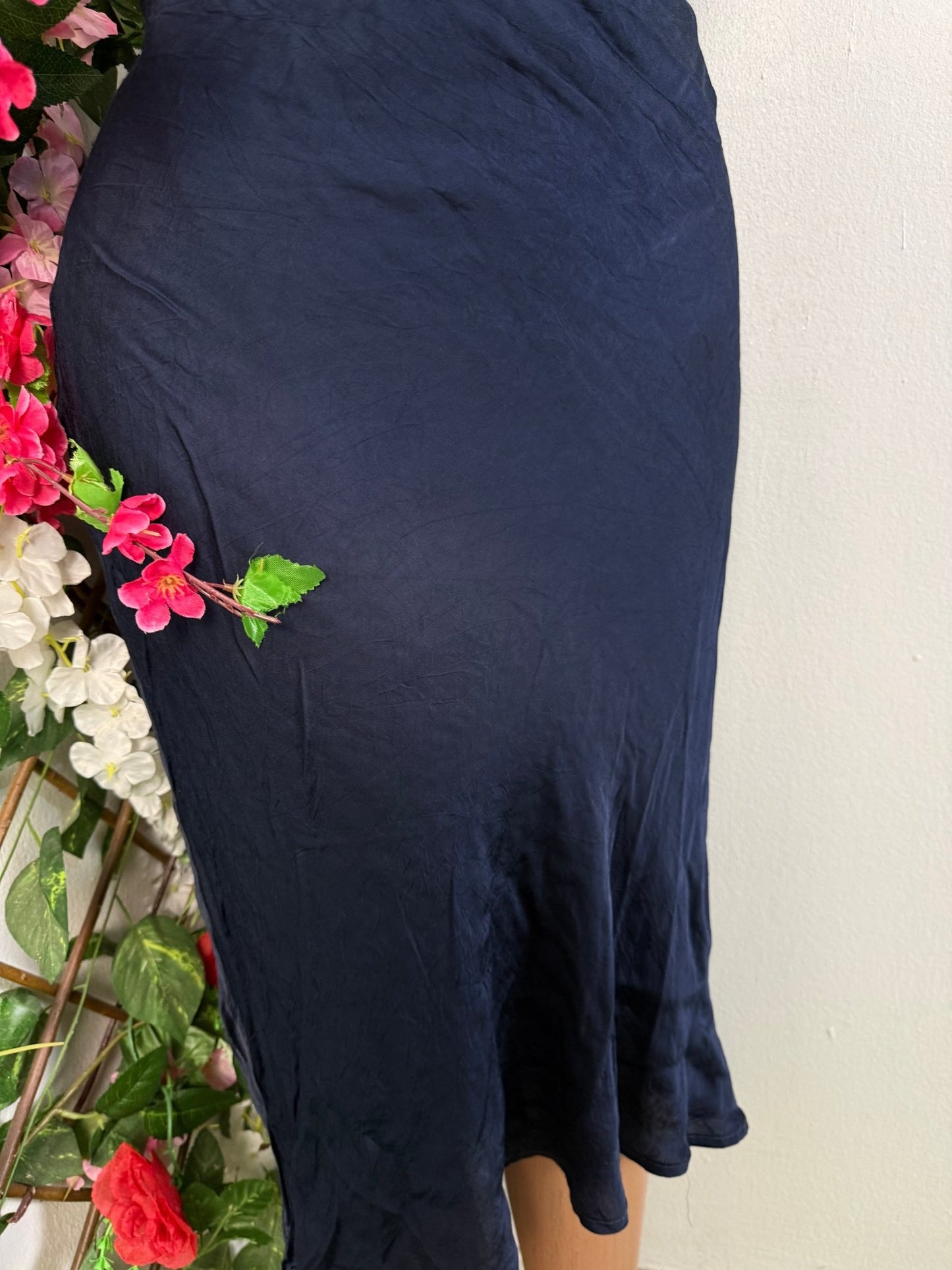 Robe mi longue à fine bretelle - Perluna Store - kinshasa