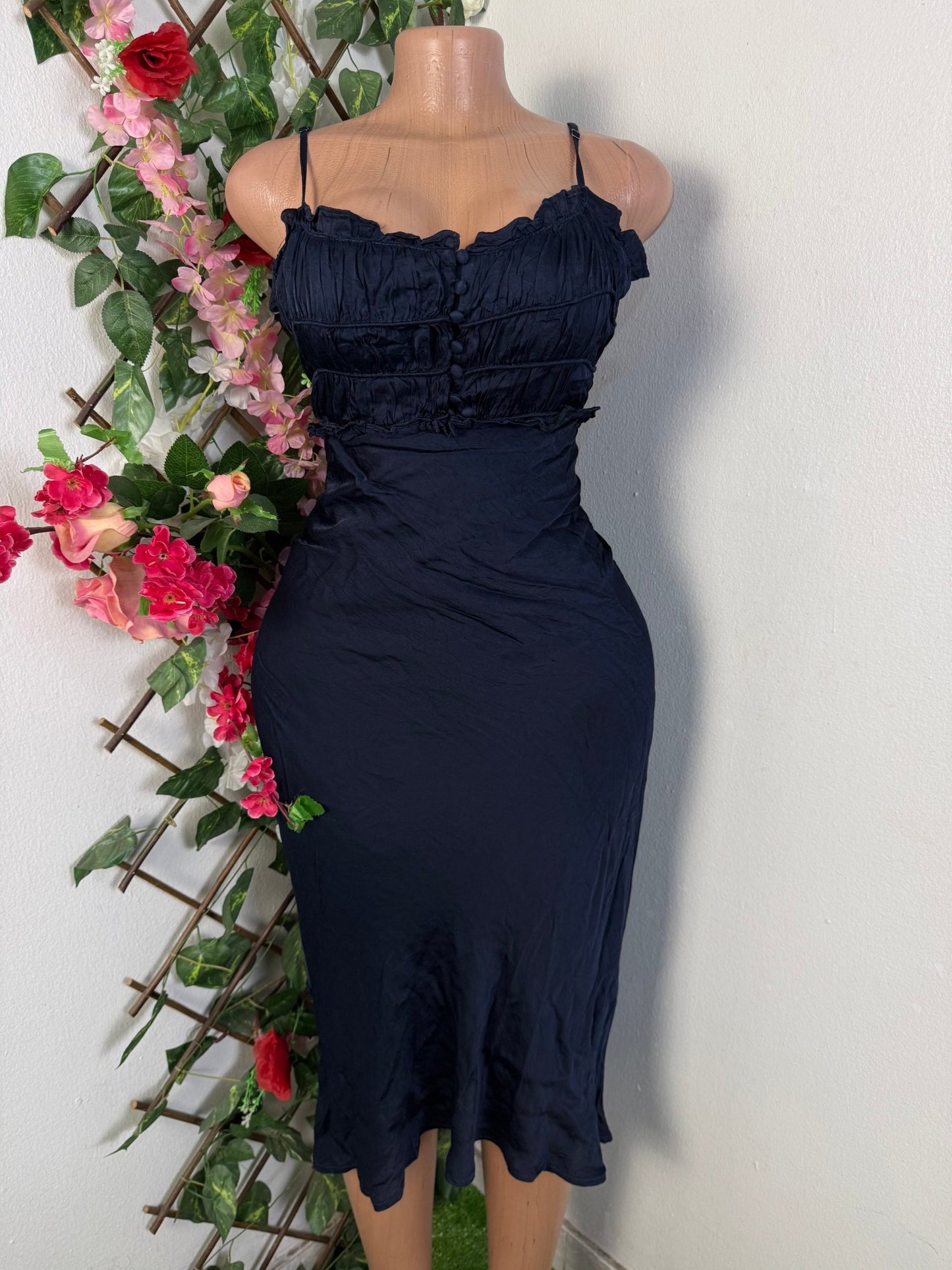 Robe mi longue à fine bretelle - Perluna Store - kinshasa