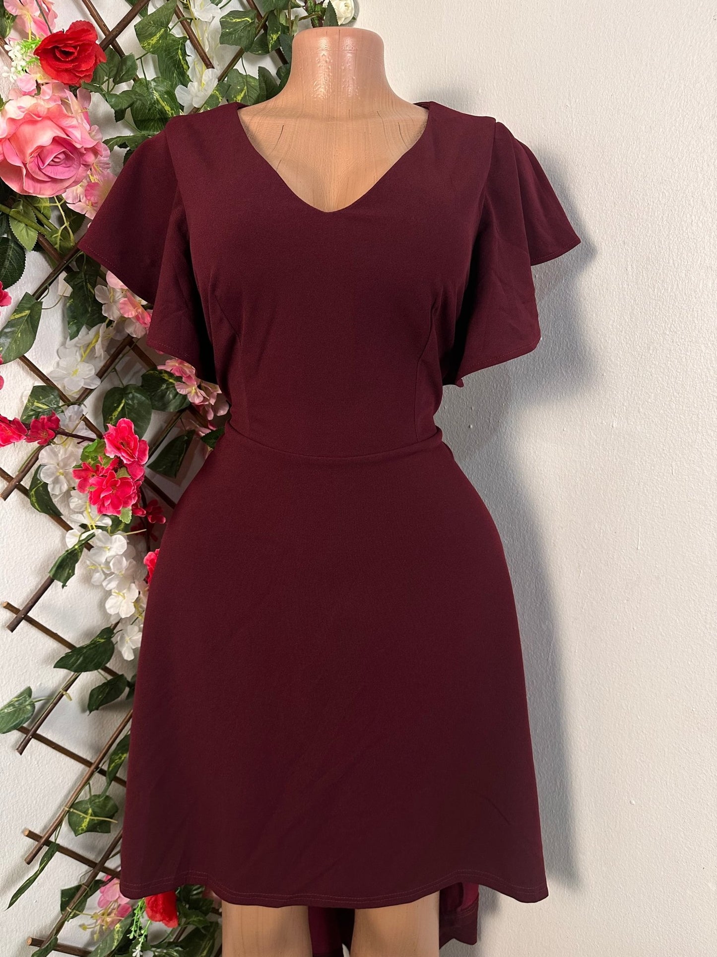 Robe mi longue a pente asymétrique décolleté en cœur et manche courte. - Perluna Store - kinshasa