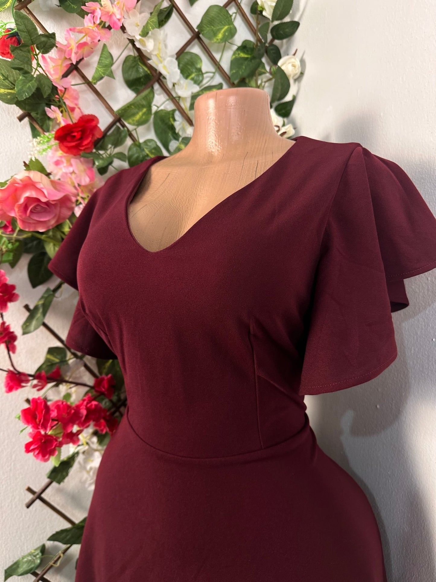 Robe mi longue a pente asymétrique décolleté en cœur et manche courte. - Perluna Store - kinshasa