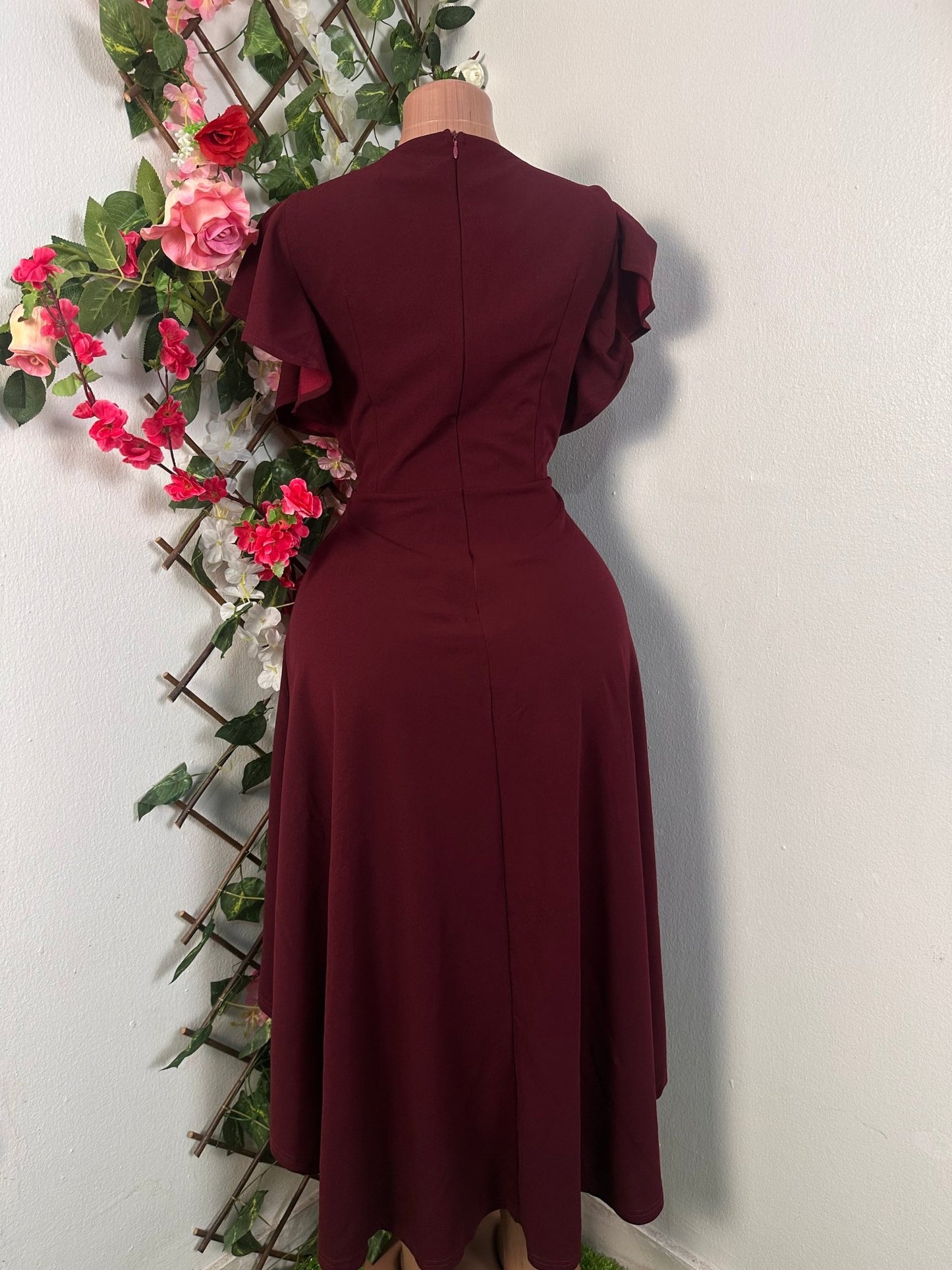 Robe mi longue a pente asymétrique décolleté en cœur et manche courte. - Perluna Store - kinshasa