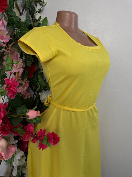 Robe mi longue cintré à courte manche - Perluna Store - kinshasa