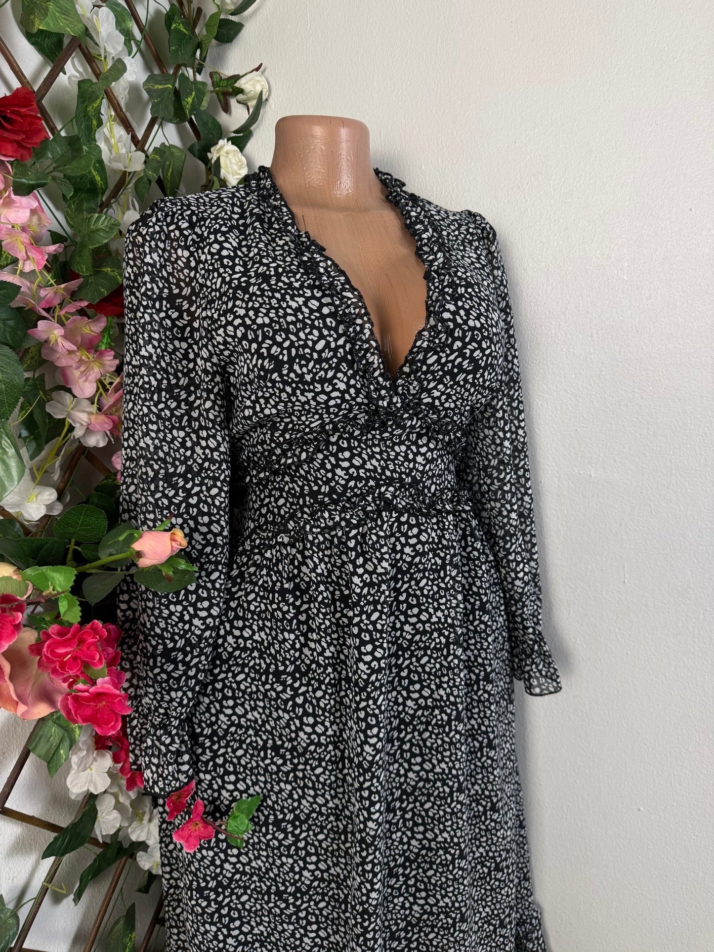 Robe mi longue cintré manche longue - Perluna Store - kinshasa