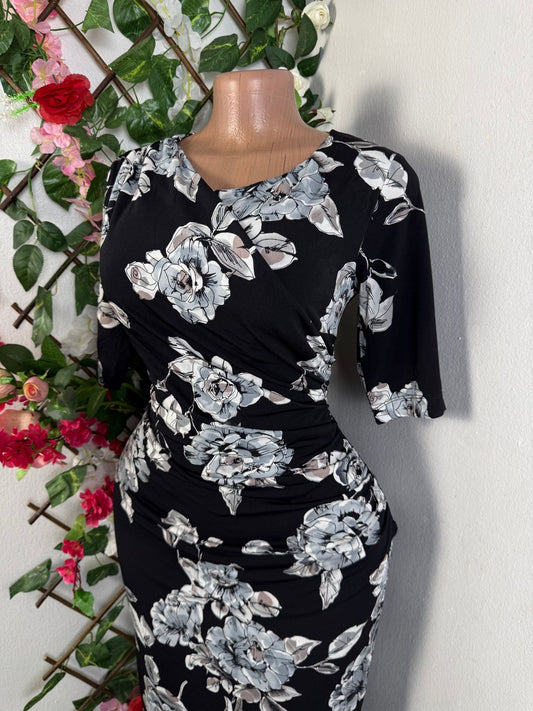 Robe mi longue cintrée manches courtes - Perluna Store - kinshasa