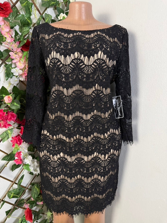 Robe mi longue en dentelle  - Perluna Store - kinshasa