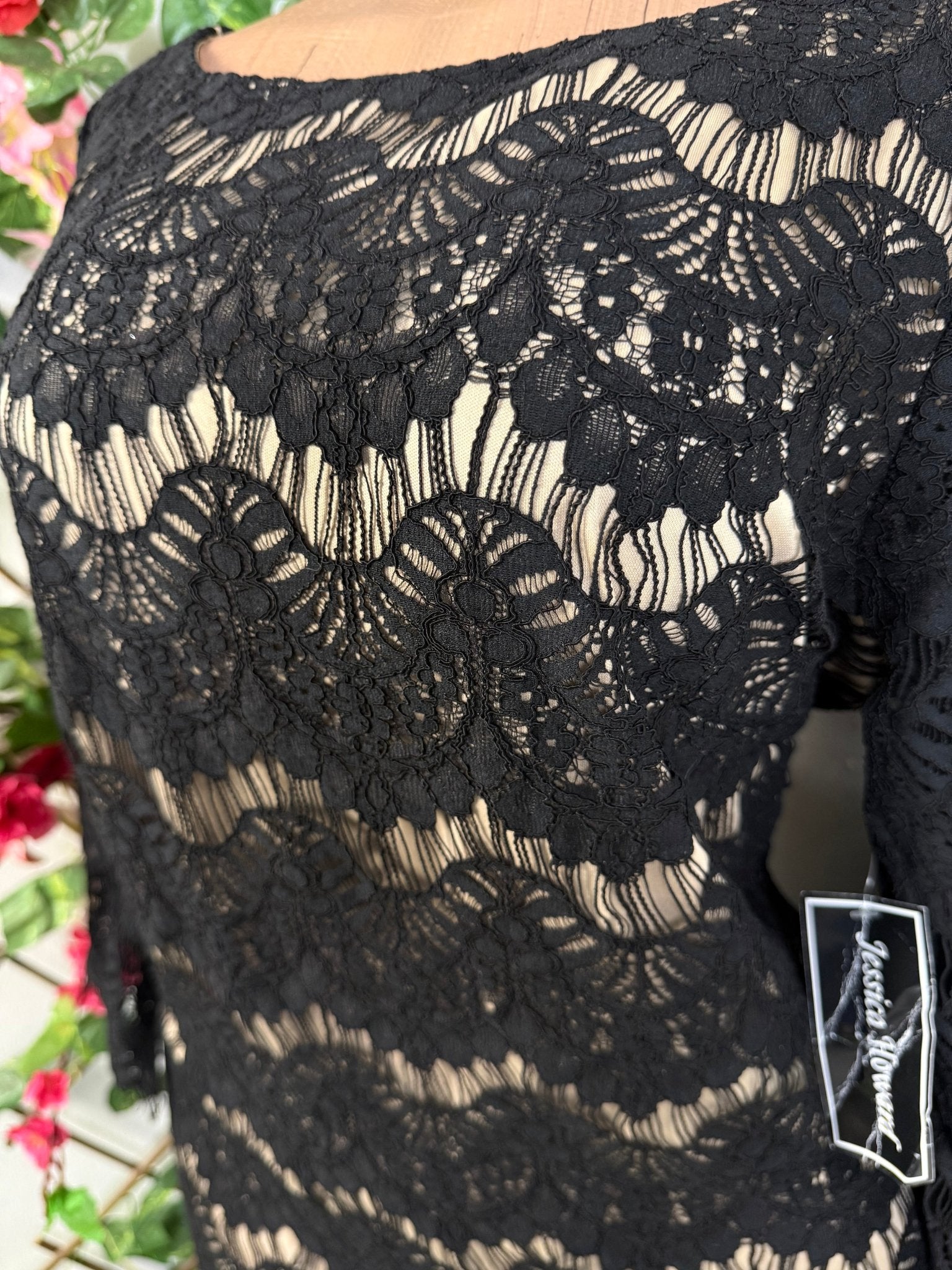 Robe mi longue en dentelle  - Perluna Store - kinshasa