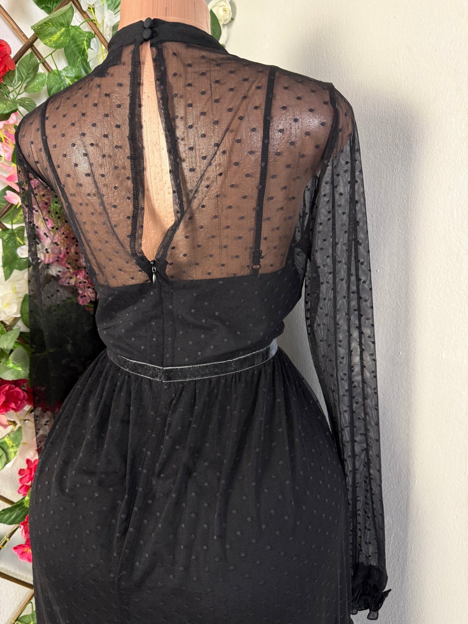 Robe mi longue en voile long manche - Perluna Store - kinshasa