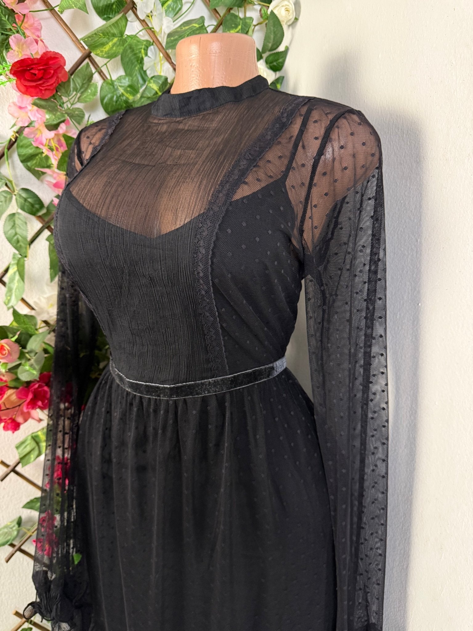 Robe mi longue en voile long manche - Perluna Store - kinshasa