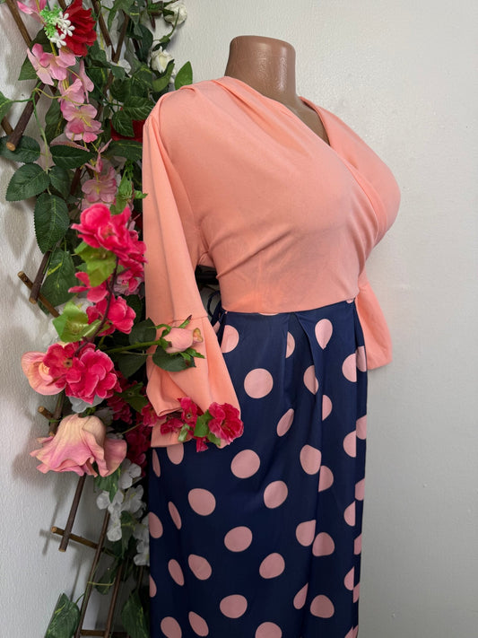 Robe mi longue évasée décolleté en v - Perluna Store - kinshasa