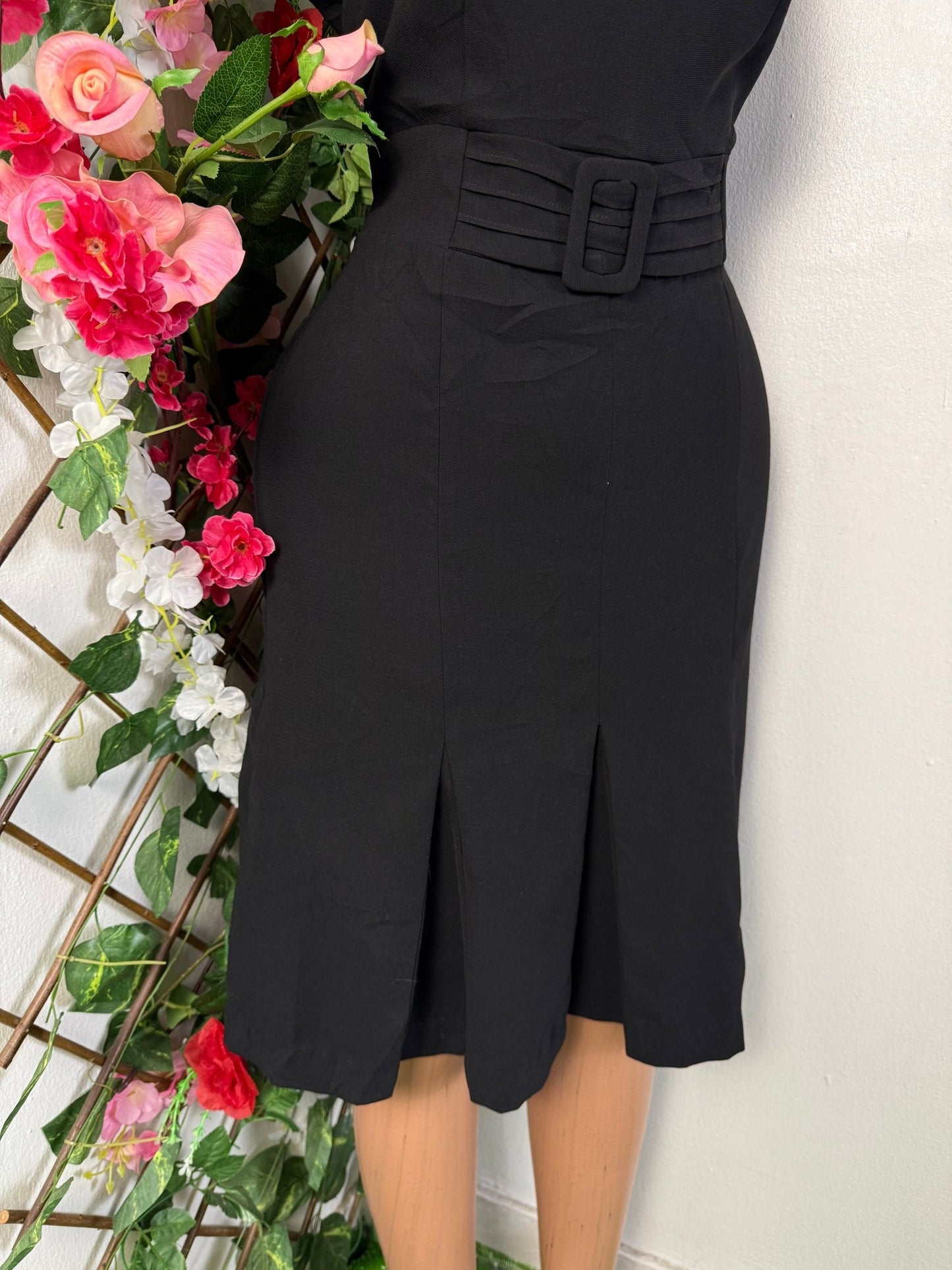 Robe mi longue évasée sans manche - Perluna Store - kinshasa