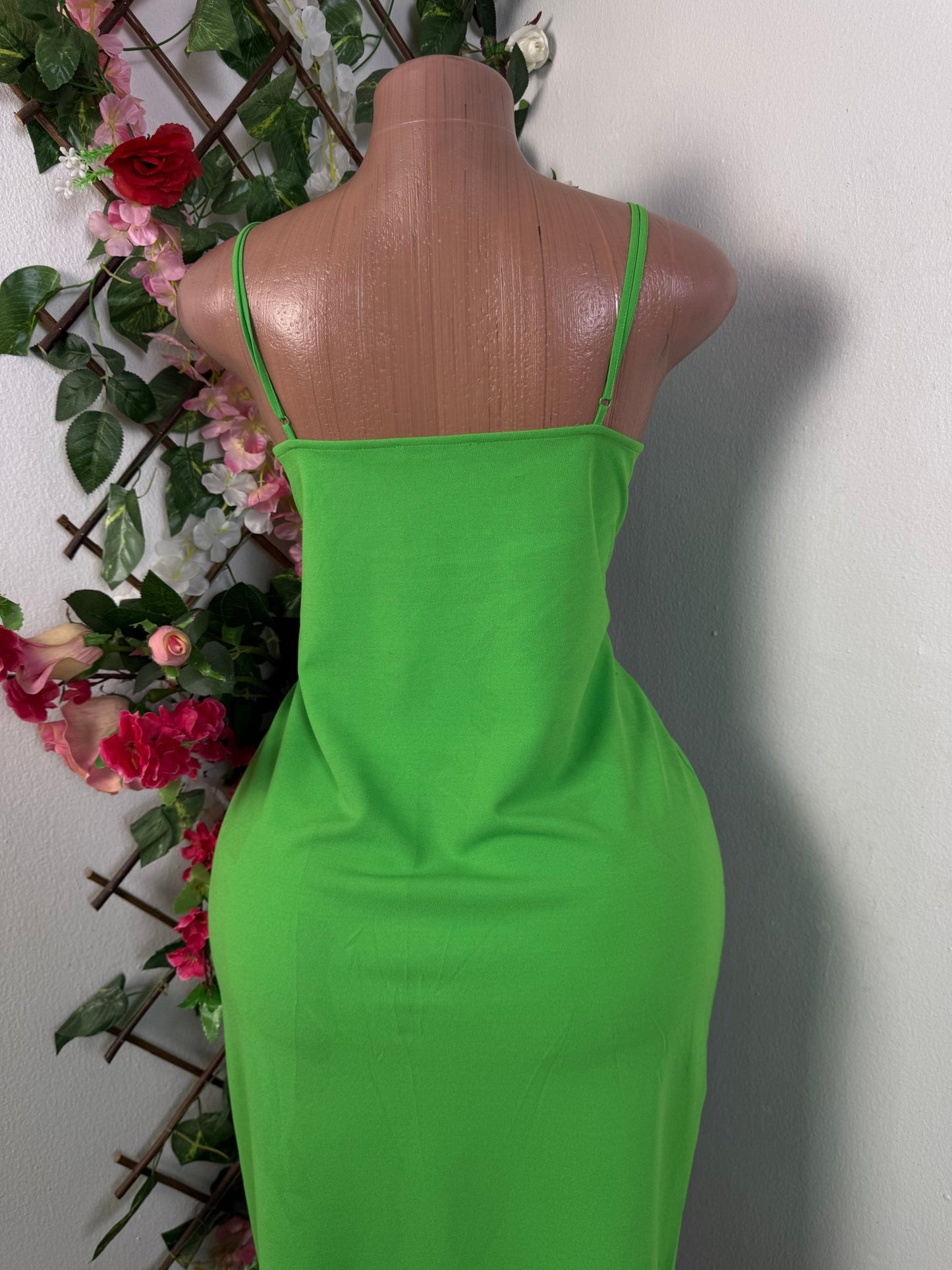 Robe mi longue fine bretelles  - Perluna Store - kinshasa