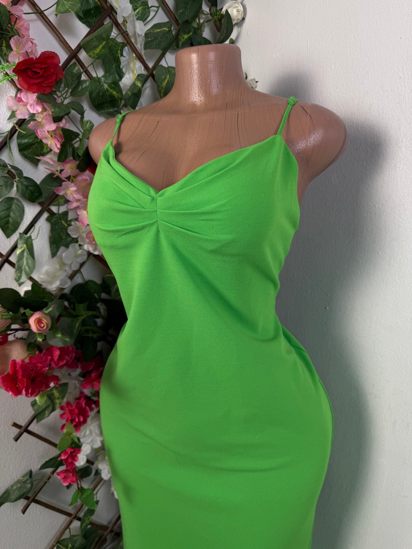 Robe mi longue fine bretelles  - Perluna Store - kinshasa