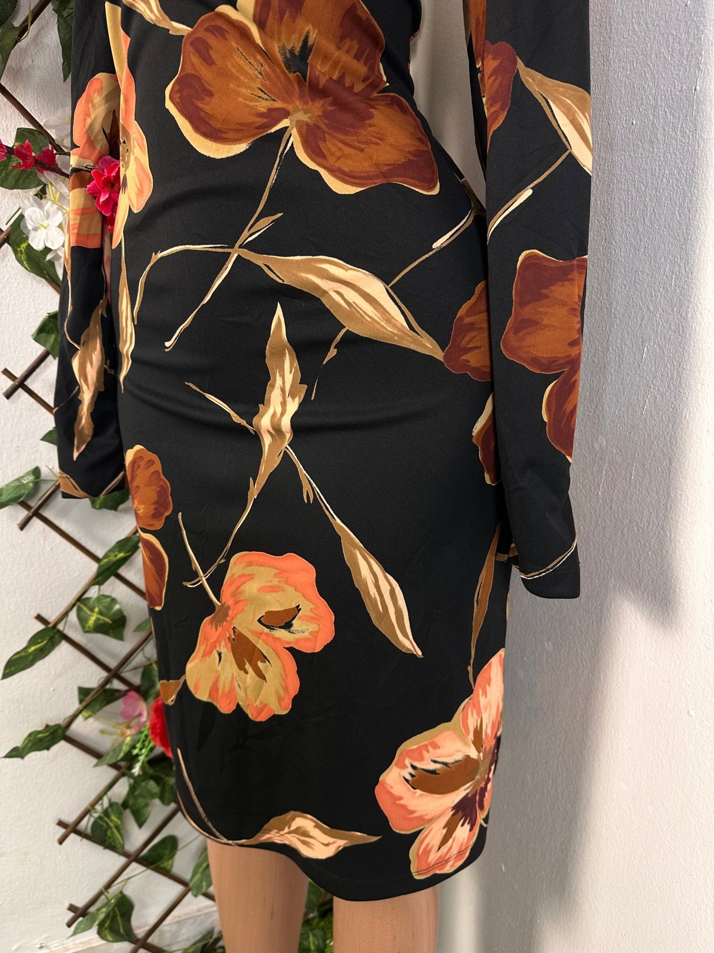 Robe mi longue imprimé floral avec large décolleté en U et longue manche - Perluna Store - kinshasa