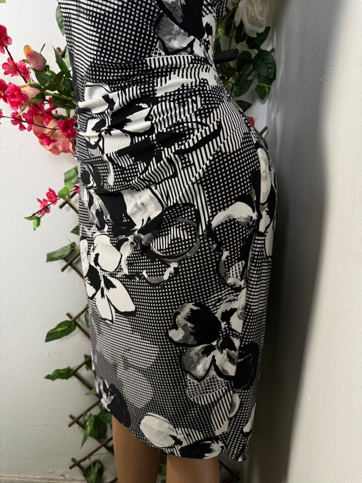 Robe mi longue sans manche fleurie  - Perluna Store - kinshasa