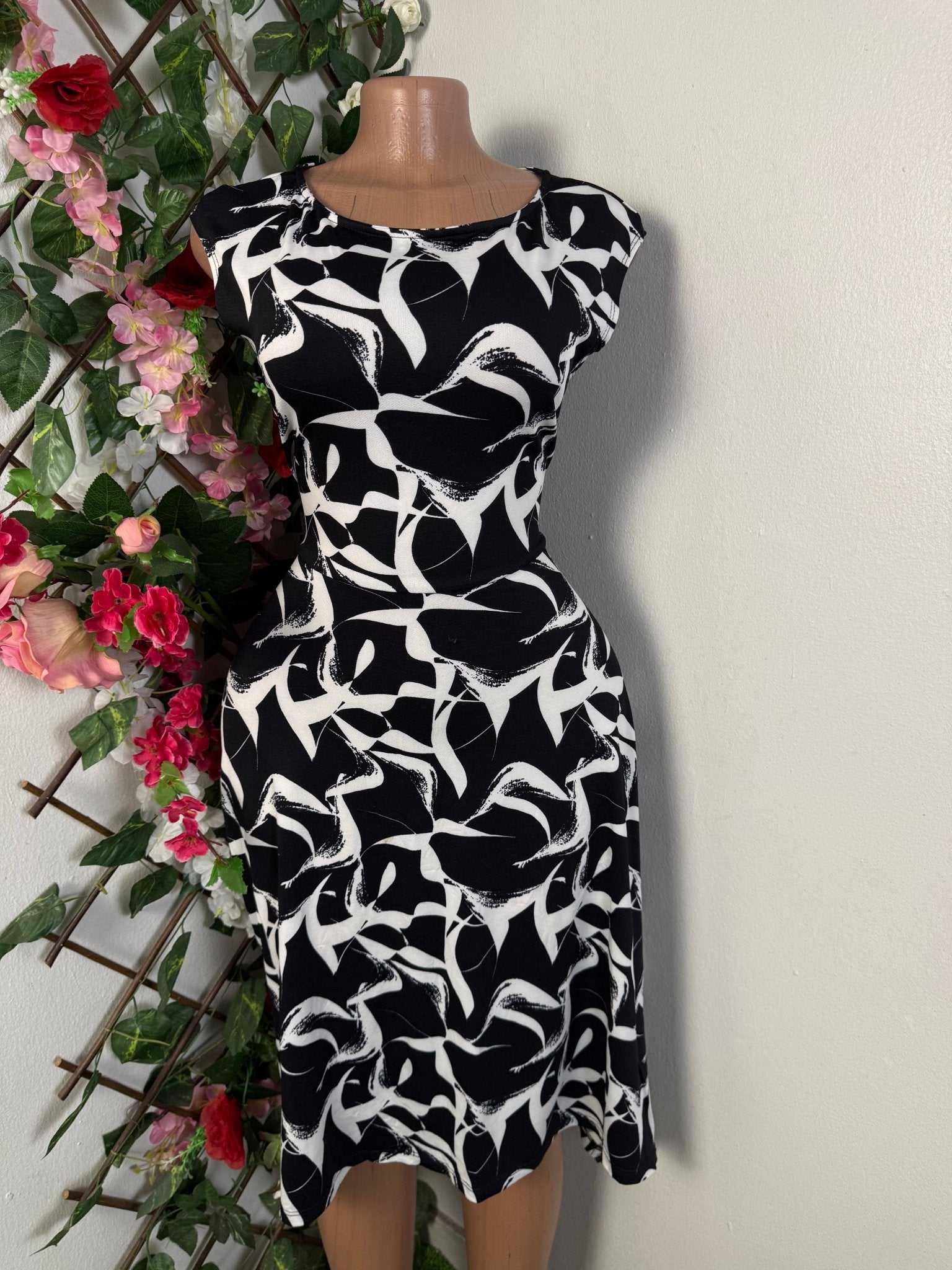 Robe mi longue sans manches  - Perluna Store - kinshasa