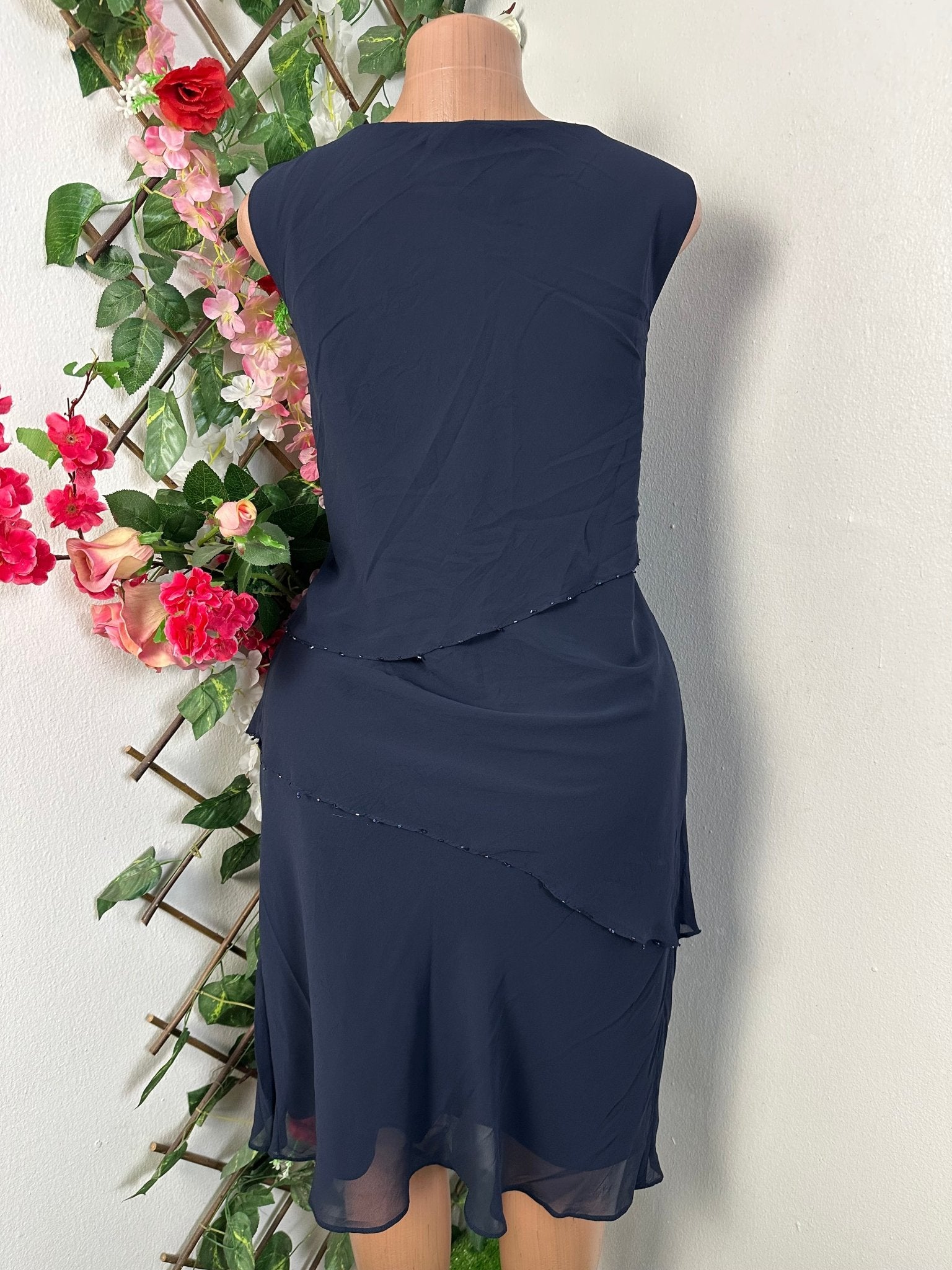 Robe mi longue sans manches - Perluna Store - kinshasa