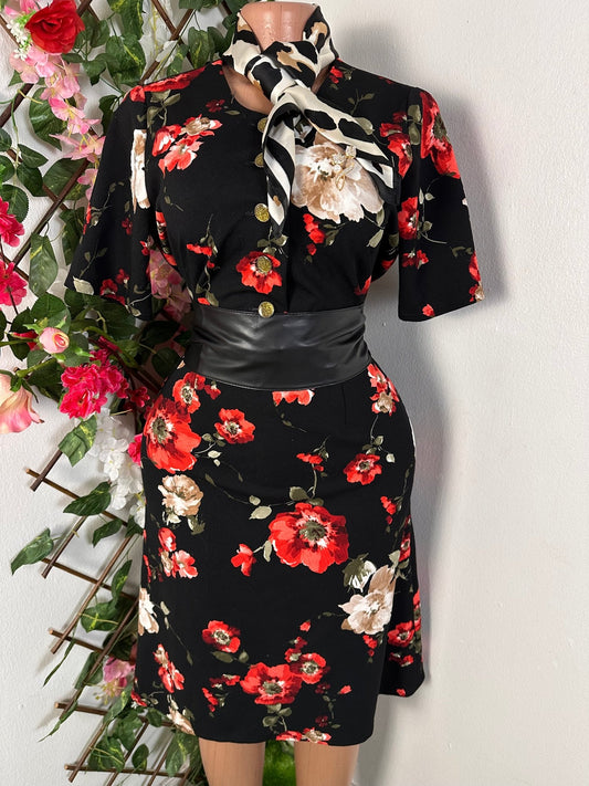 Robe midi noire avec des imprimé florale et courte manche - Perluna Store - kinshasa