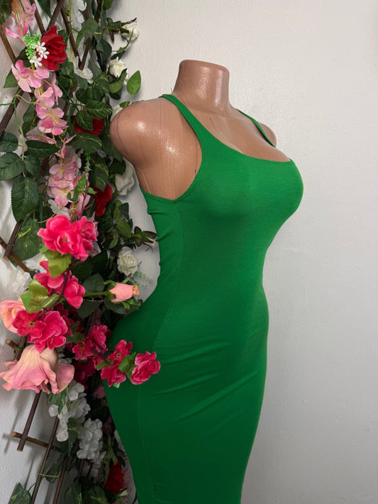 Robe moulante a bretelle colle carrées - Perluna Store - kinshasa