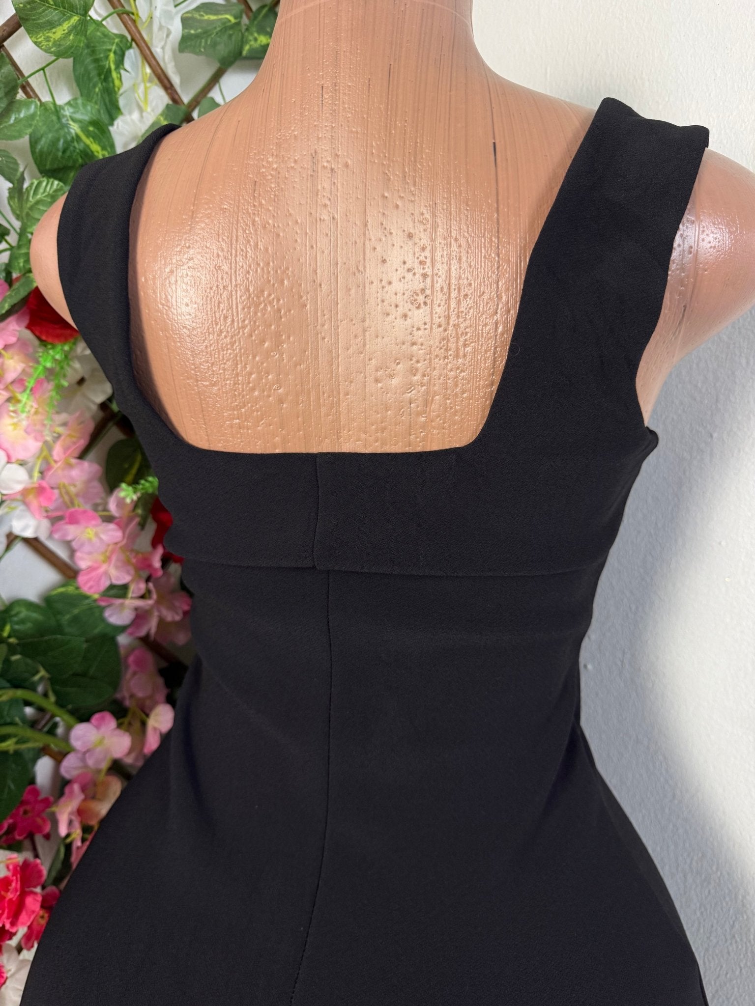 Robe moulante à bretelle  - Perluna Store - kinshasa
