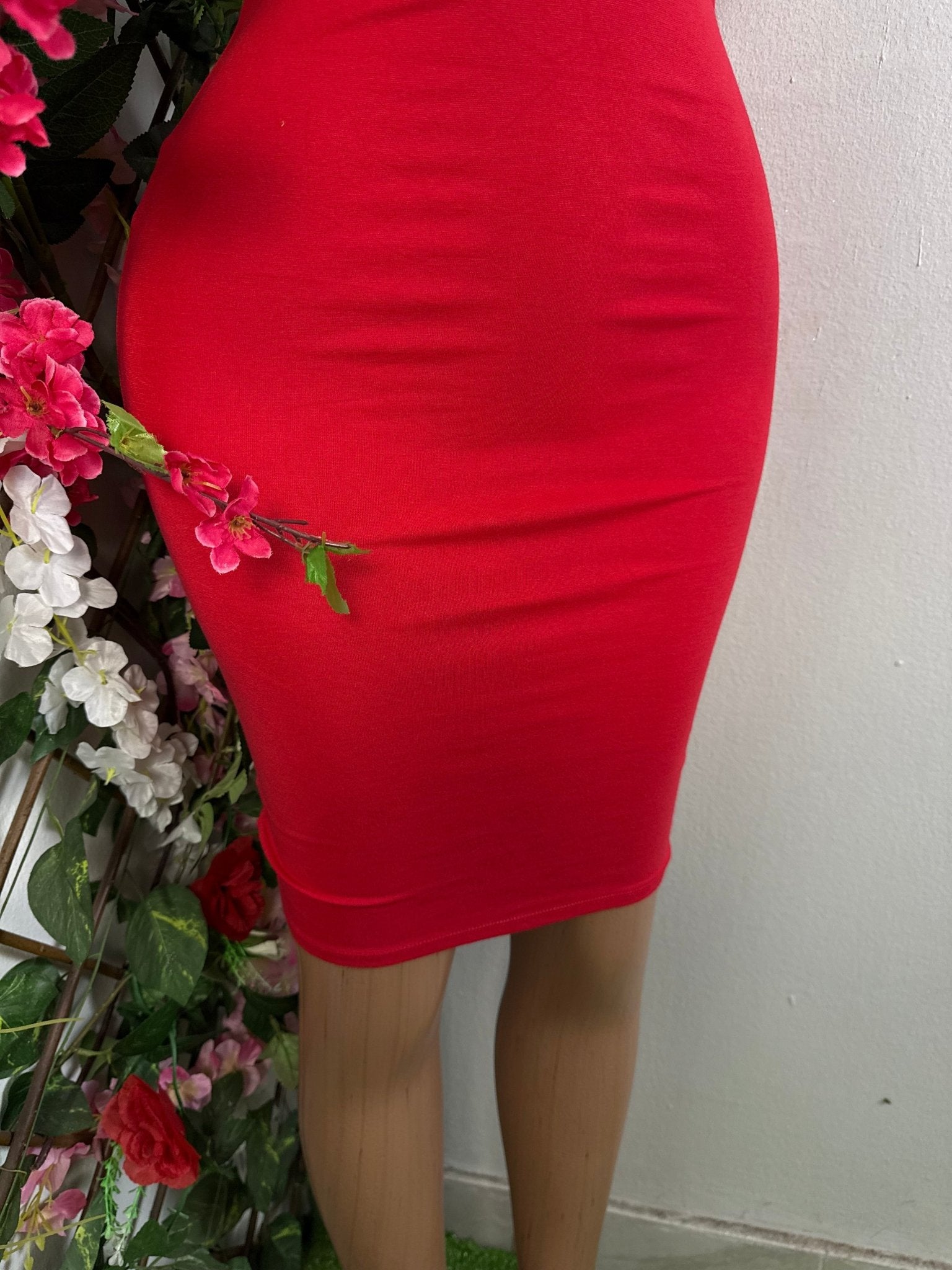 Robe moulante à bretelle sans manche  - Perluna Store - kinshasa