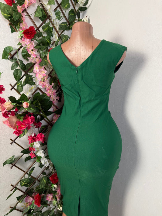 robe moulante à décolleté asymetrique - Perluna Store - kinshasa