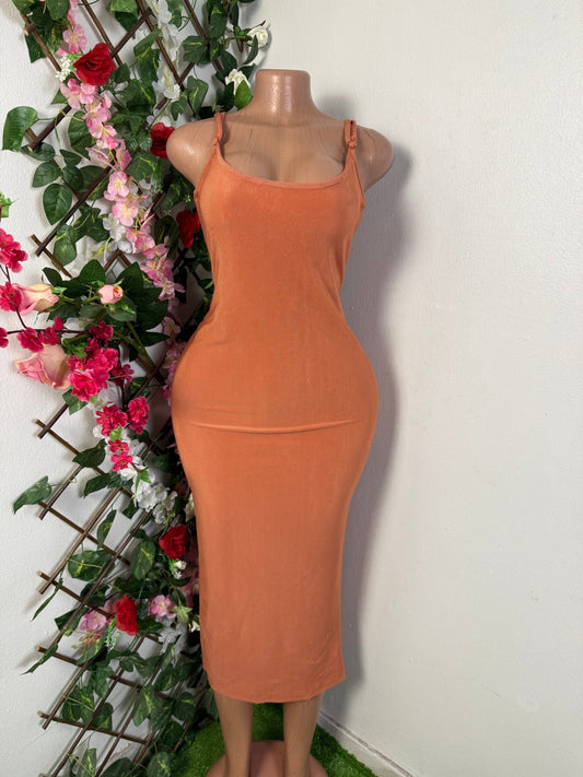 Robe moulante a fine bretelle fente arriere - Perluna Store - kinshasa