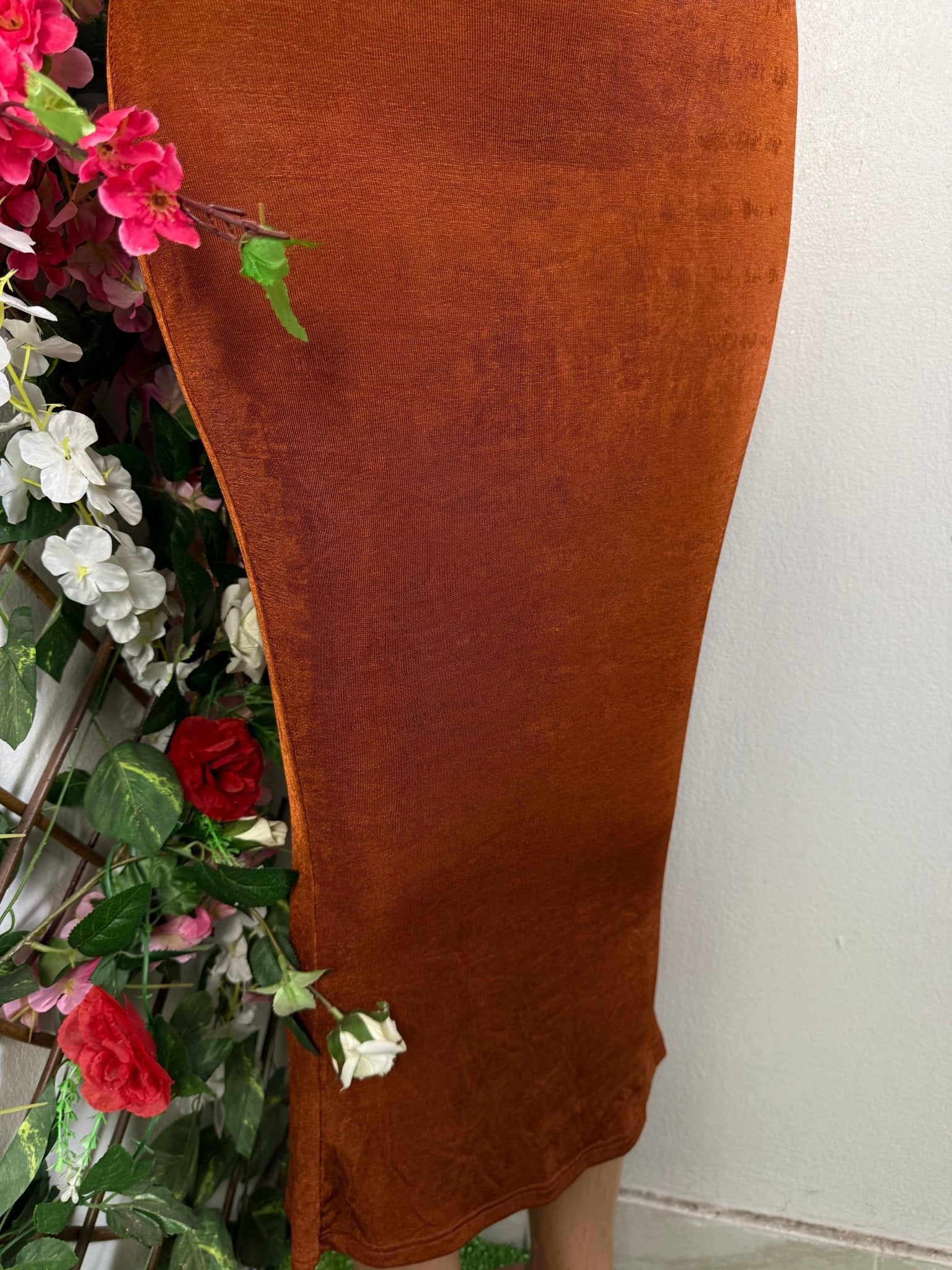 Robe moulante à fine bretelle  - Perluna Store - kinshasa