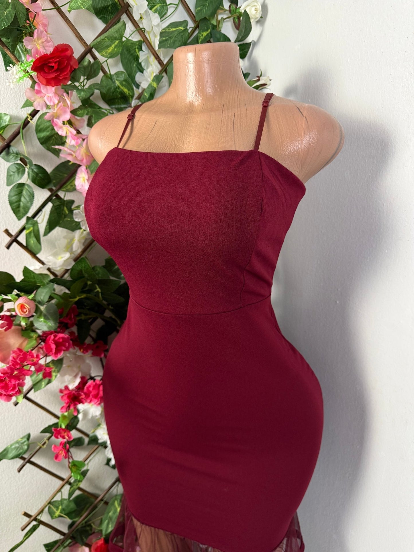 Robe moulante a fine bretelle voilée - Perluna Store - kinshasa