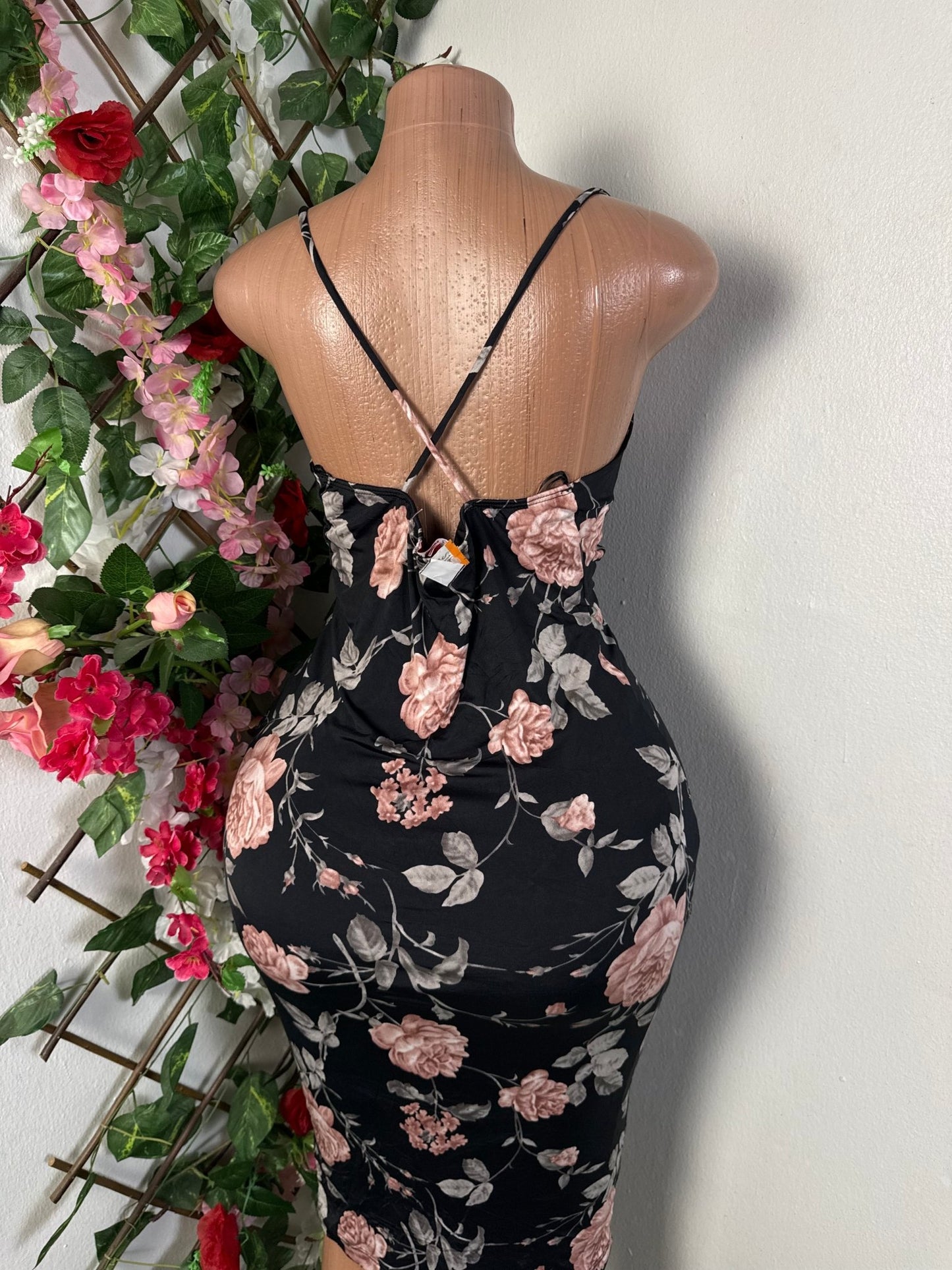 Robe moulante à fine bretelle - Perluna Store - kinshasa