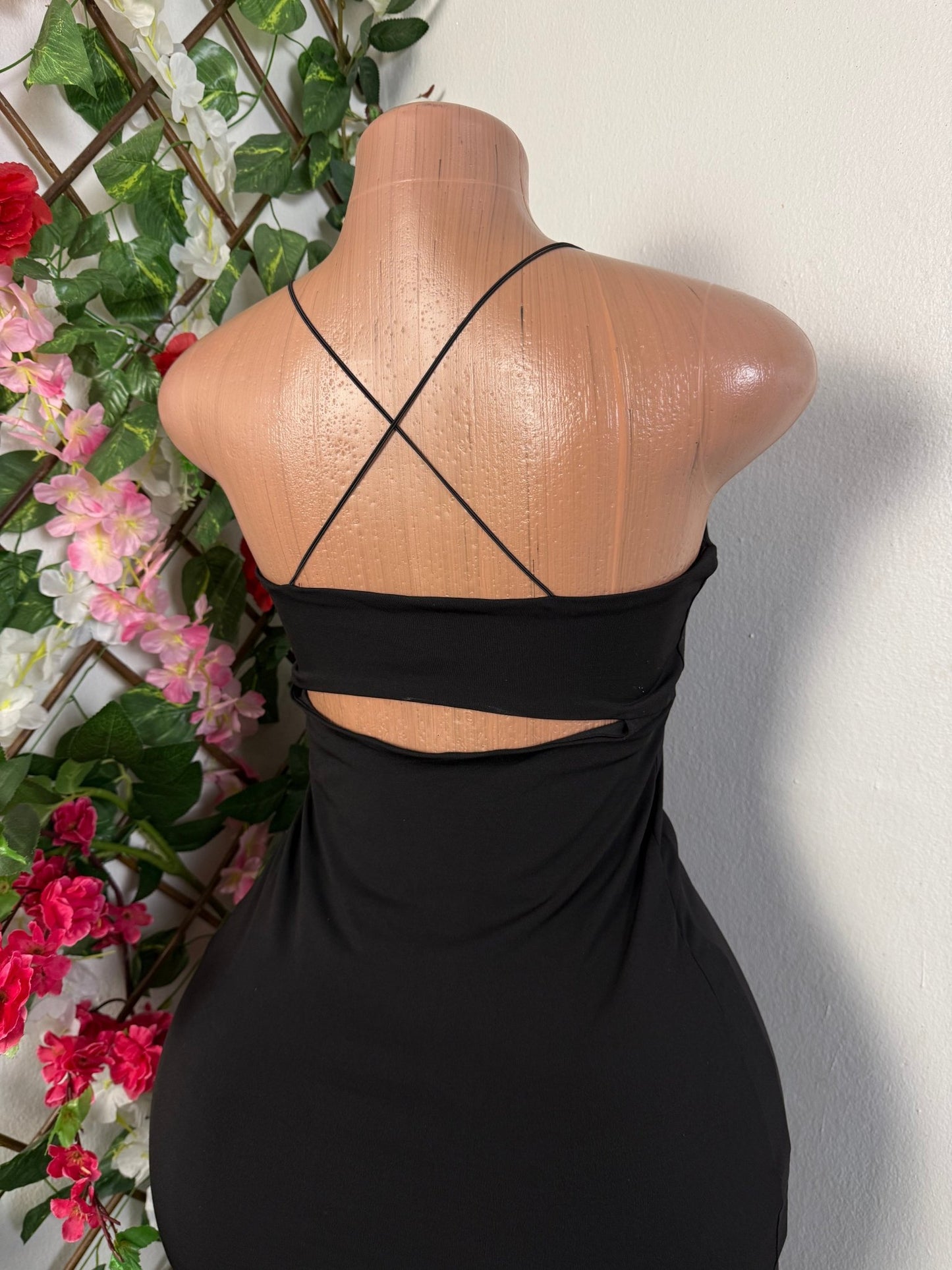 Robe moulante a fine bretelle - Perluna Store - kinshasa
