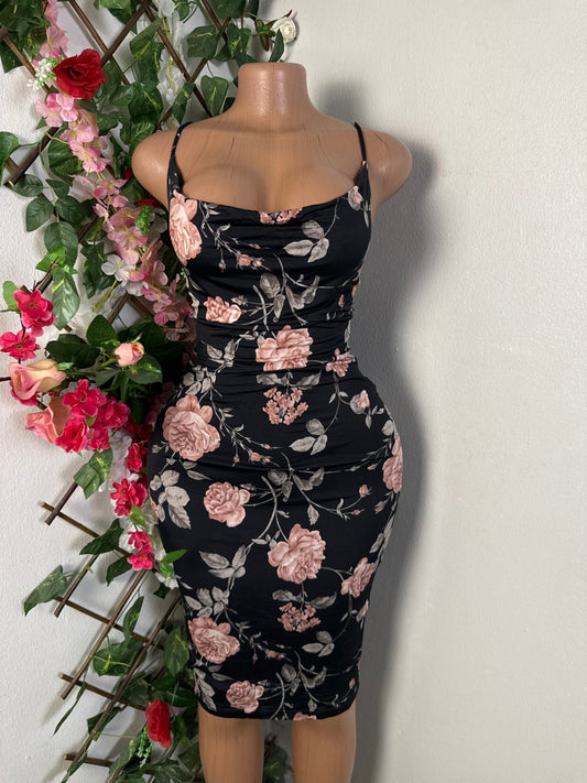 Robe moulante à fine bretelle - Perluna Store - kinshasa