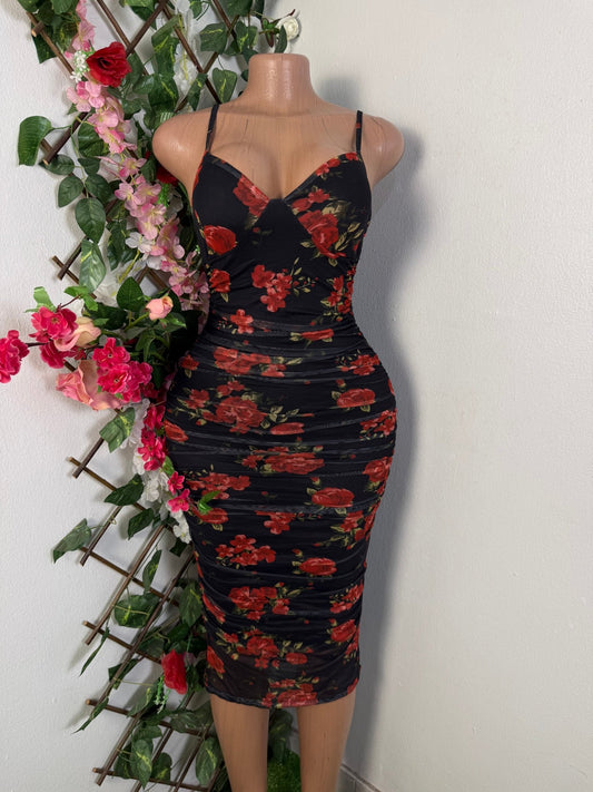 Robe moulante à fine bretelles fleurie - Perluna Store - kinshasa