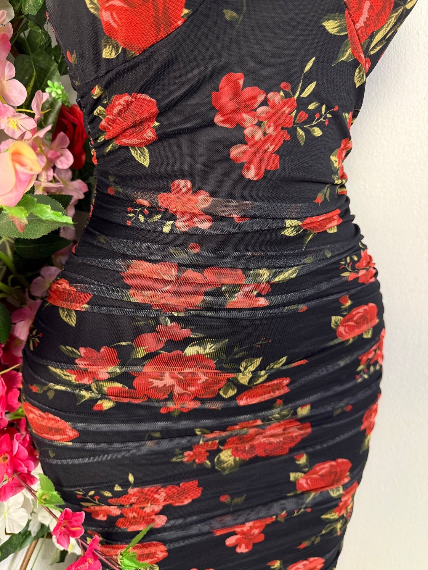 Robe moulante à fine bretelles fleurie - Perluna Store - kinshasa