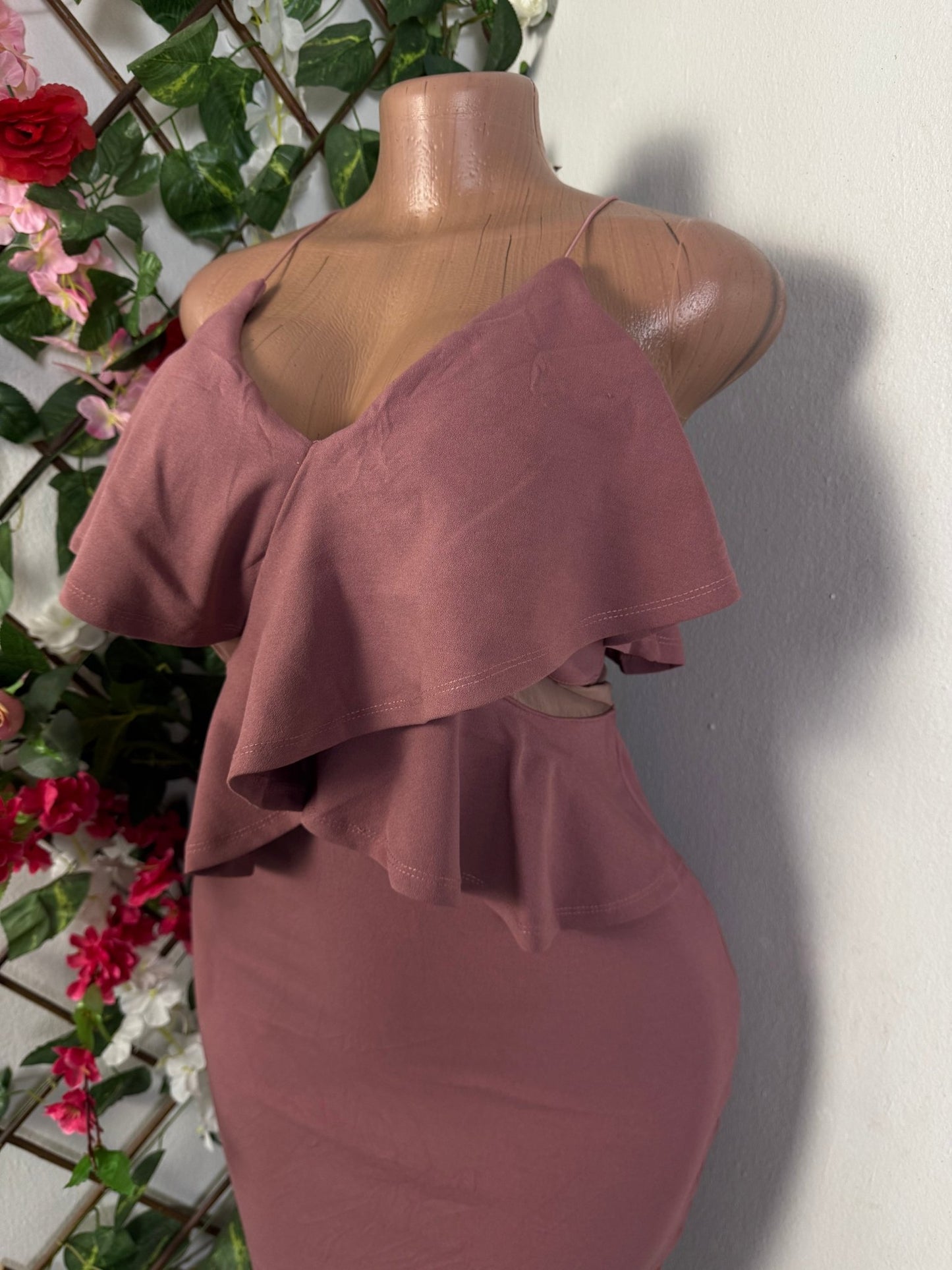 Robe moulante à fine bretelles  - Perluna Store - kinshasa